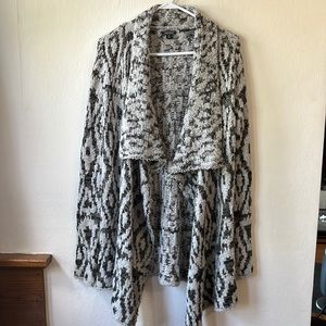 Women’s Lucky Brand sweater.